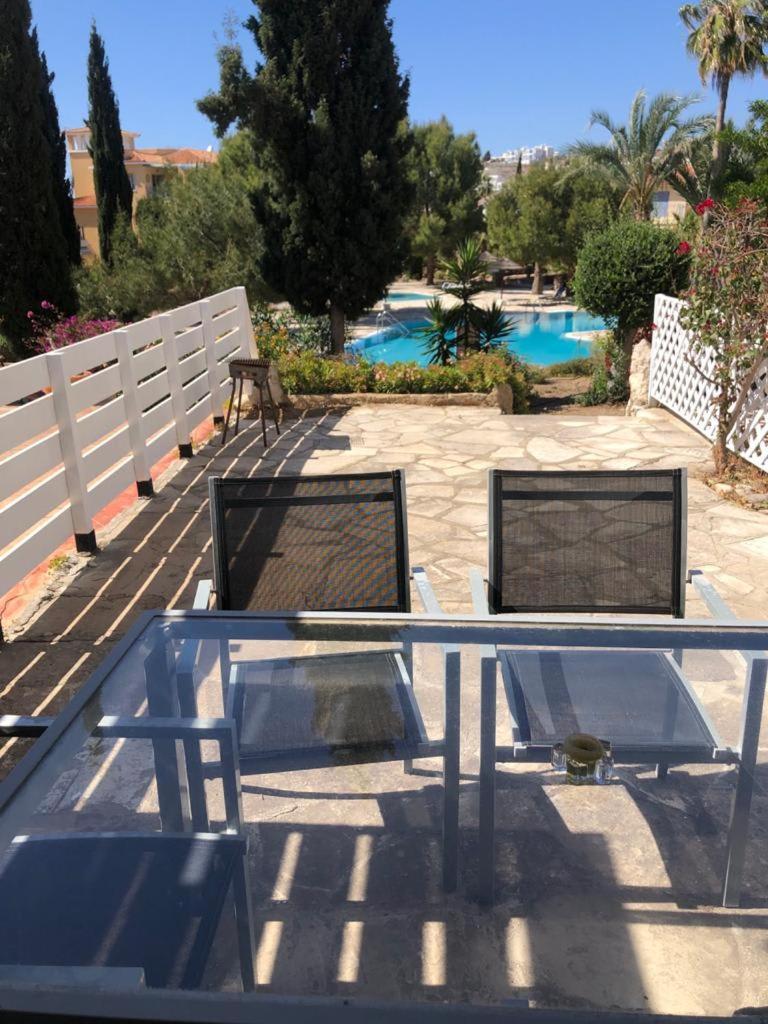 Regina Gardens - Spacious 3 Bed, 2 Bath Maisonette Paphos Bagian luar foto