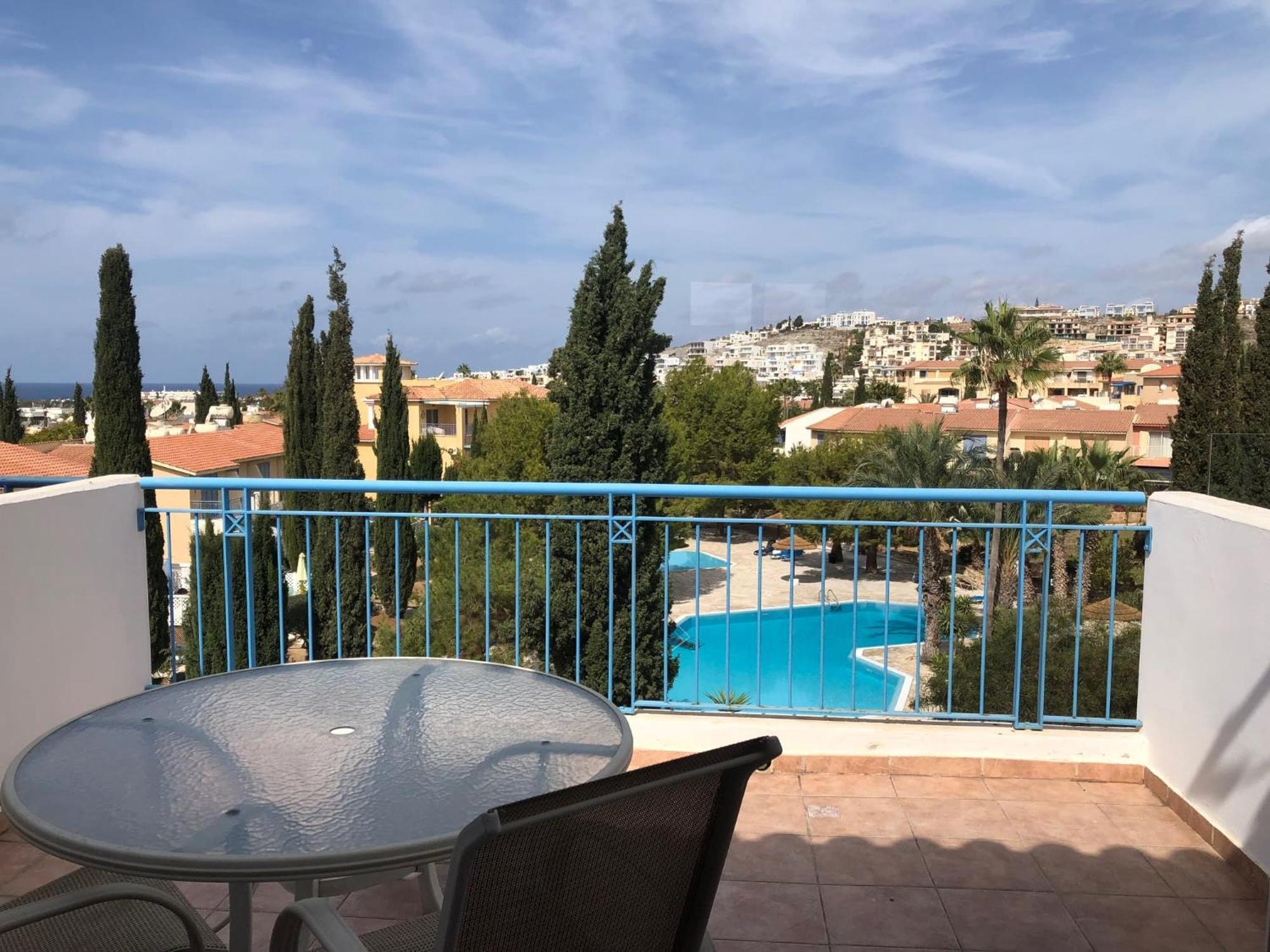 Regina Gardens - Spacious 3 Bed, 2 Bath Maisonette Paphos Bagian luar foto